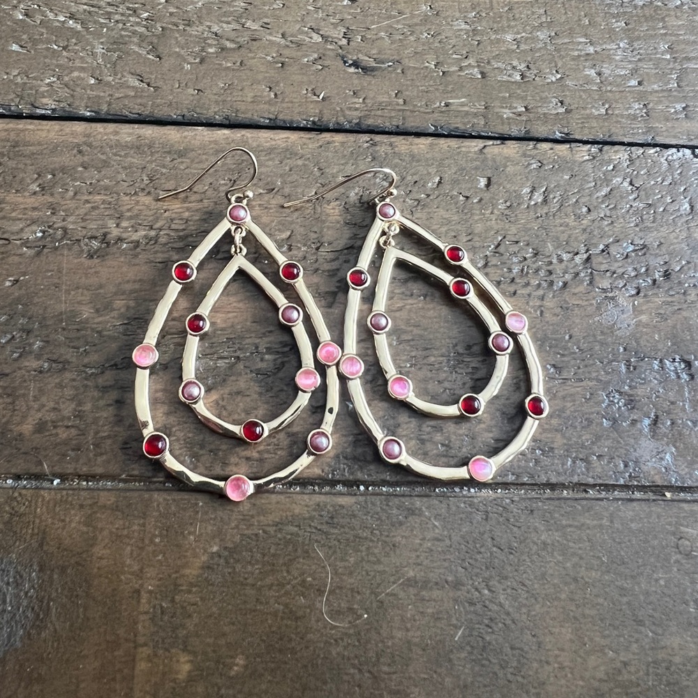 Gold Plated Teardropβ Earrings with pink and red colors